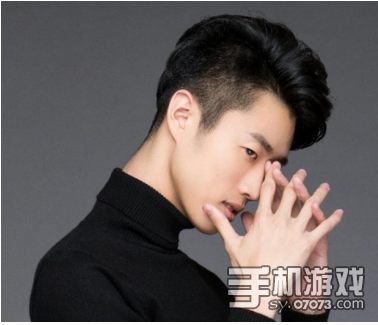 形外挂四指刚枪王 斗鱼刺激战场主播艺帝帝如